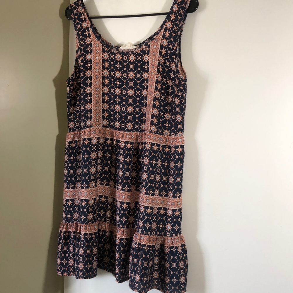 Cute, navy and peach summer dress. Sweet Journey size medium.